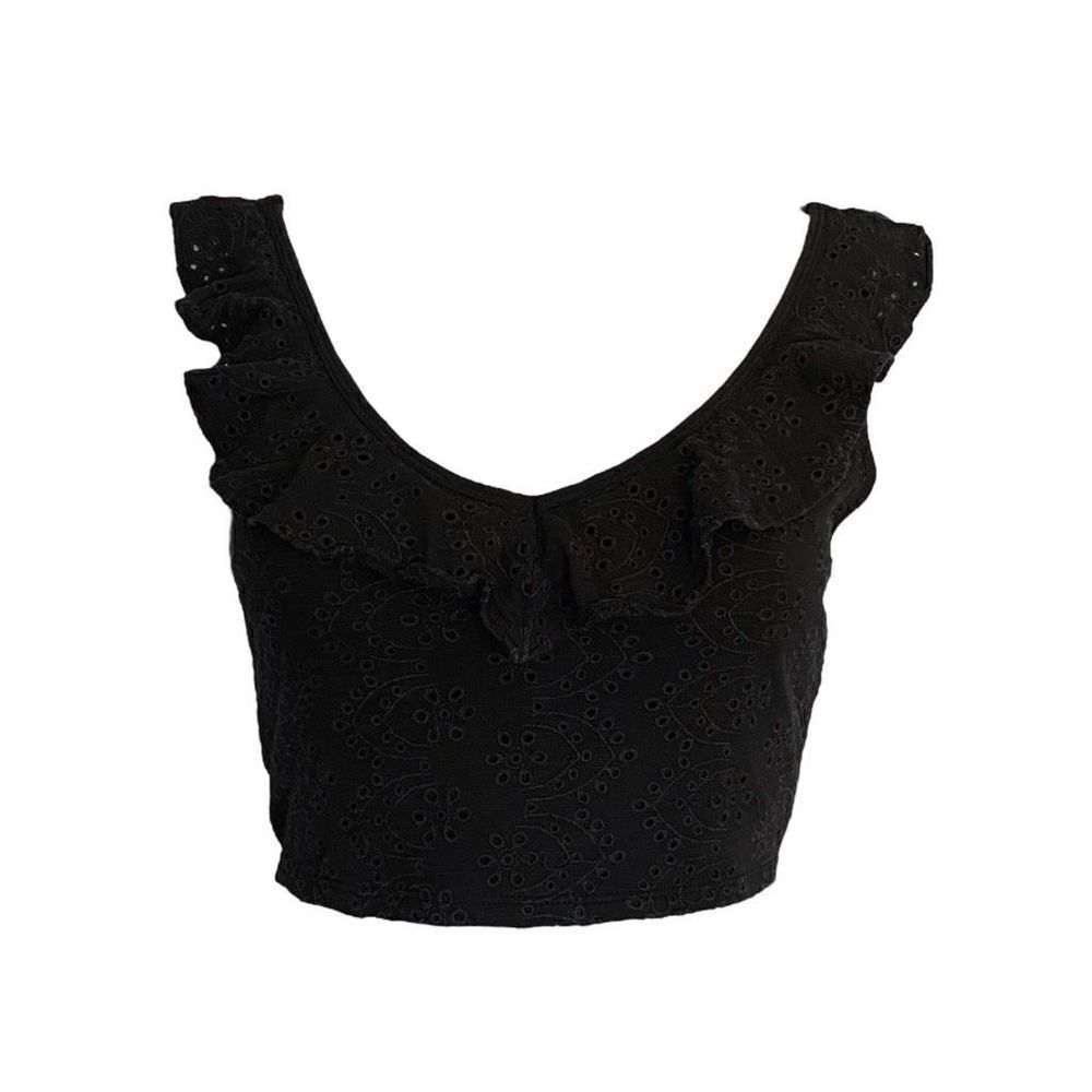 hollister goth broderie lace crop top